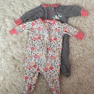 New born onesies 2pk